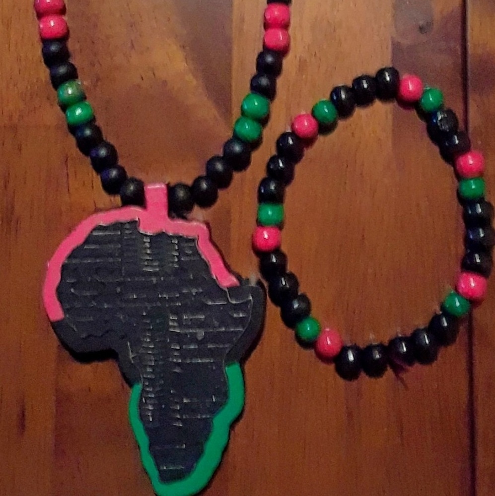 African Hand Craft Necklace and Bracelet Set